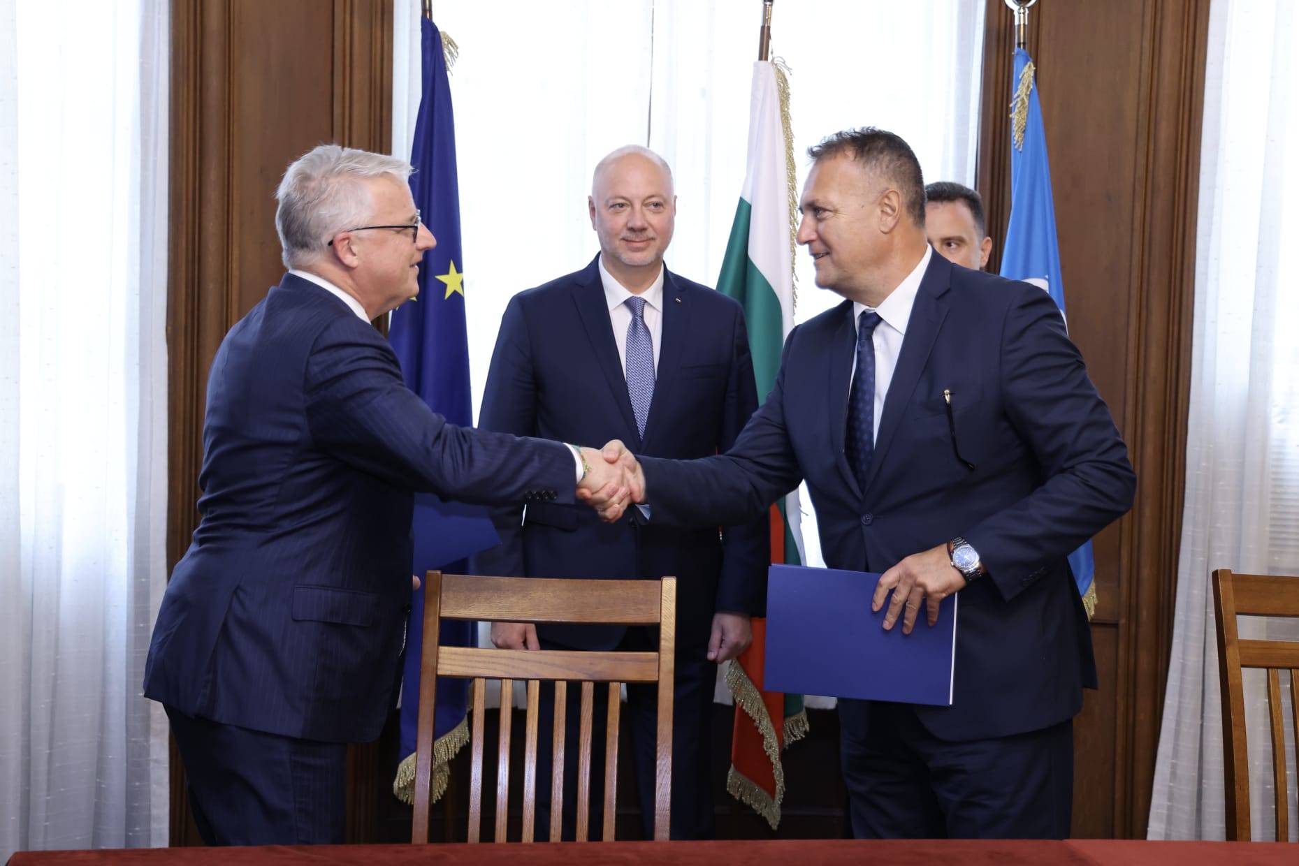  Подписването на Меморандума за съгласие сред Университета на Северна Дакота и Българския енергиен холдинг за изследване на редкоземни метали 